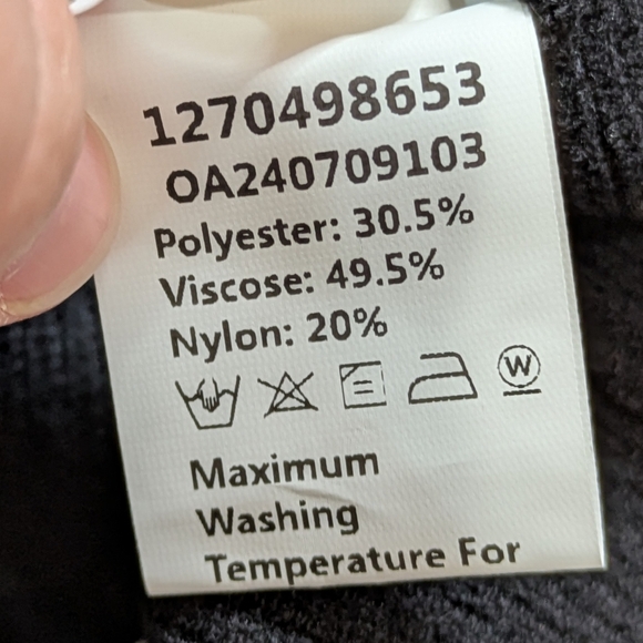 NWT Commense Black Silver Rhinestone Bow Pin Accent Sweater XL - Picture 8 of 9